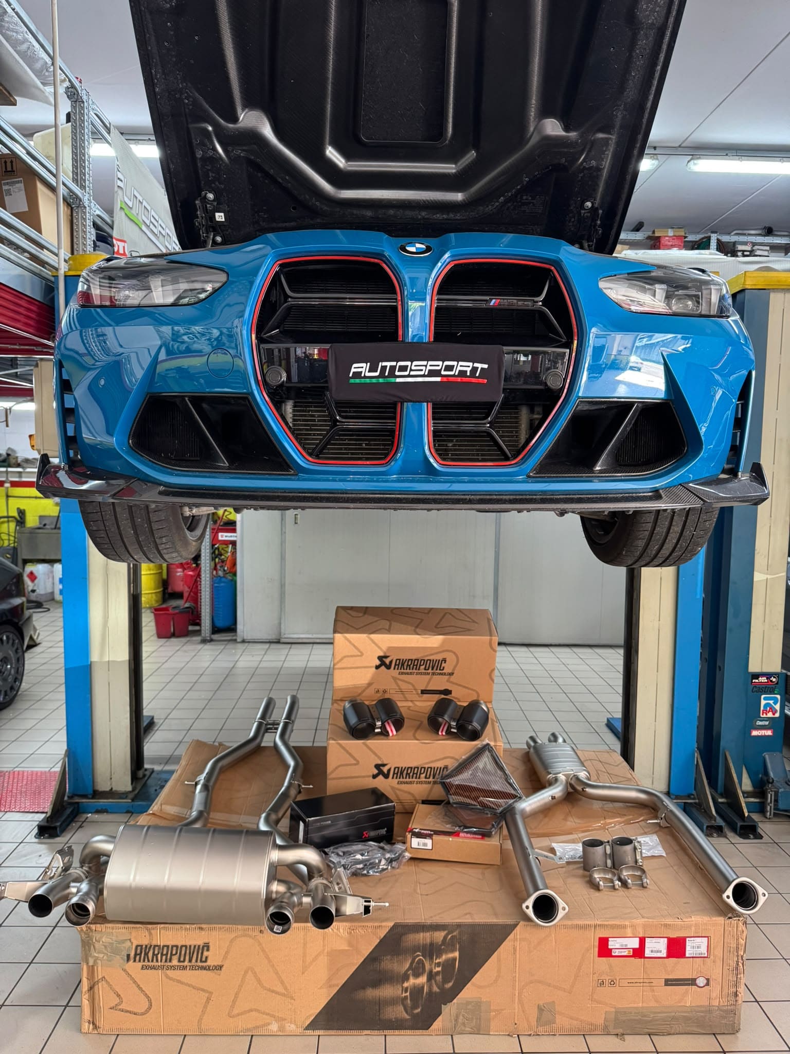 BMW M — montaggio scarico Akrapovič e elaborazione Autosport Cantù
